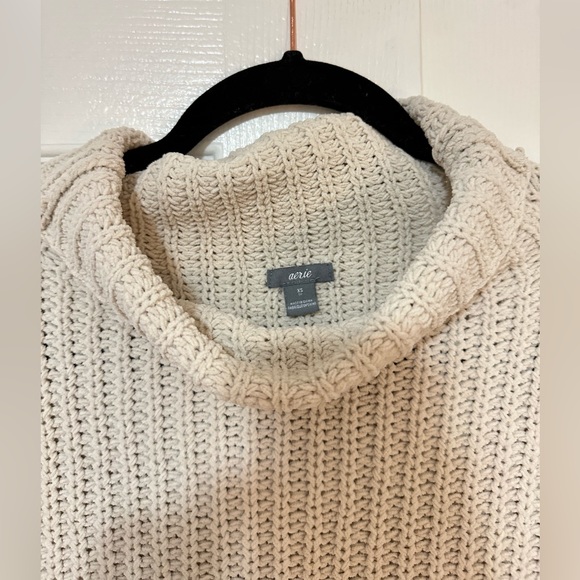 Aerie Knit Cream Turtleneck Sweater in Extra Small - Picture 5 of 7